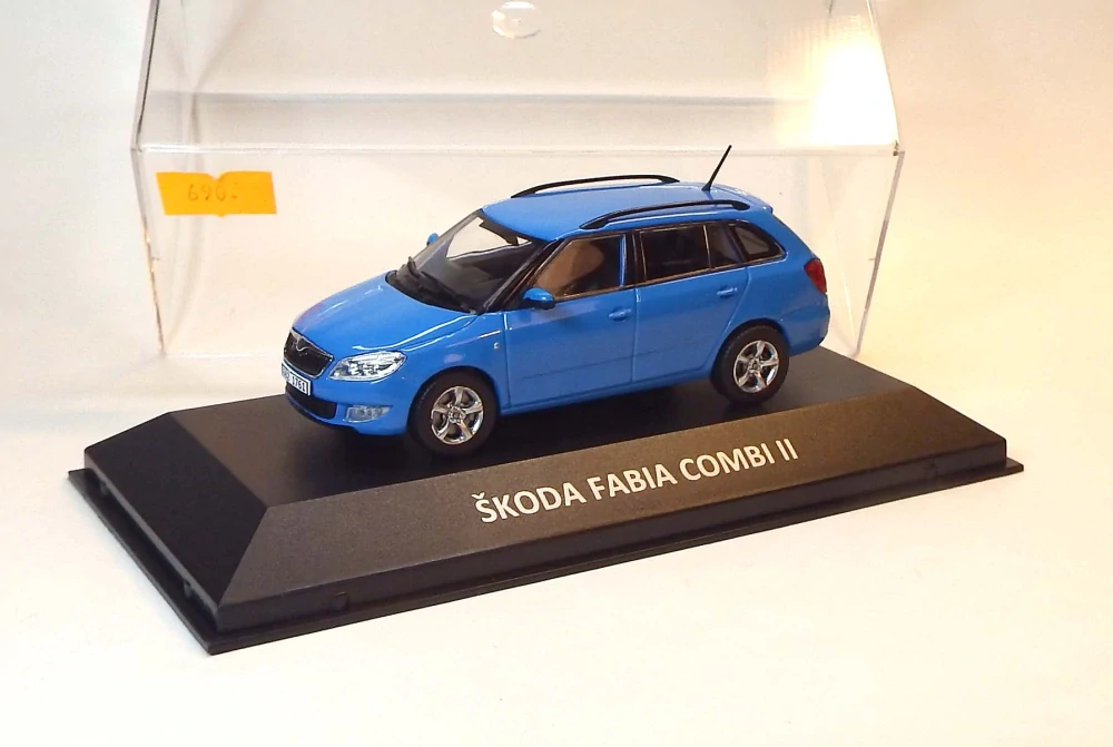 1:43 Škoda Fabia Combi II, bazar - DeAgostini