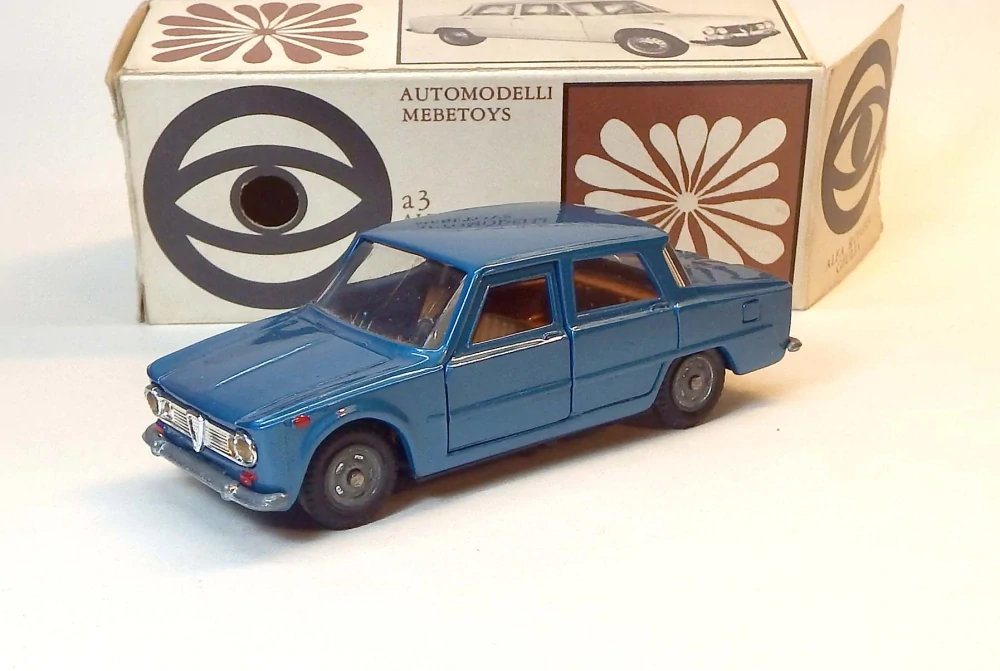 1:43 Alfa Romeo Giulia, bazar - Mebetoys