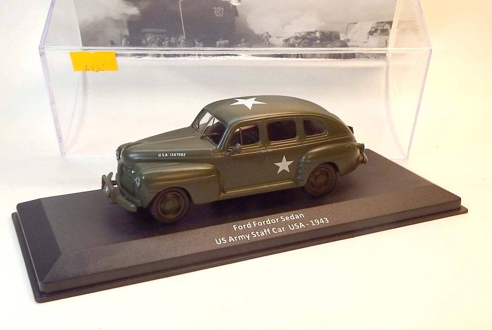 1:43 Ford Fordor Sedan, bazar - DeAgostini