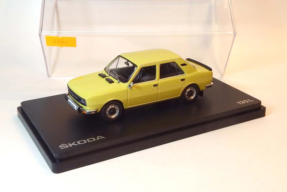 1:43 Škoda 105L, bazar