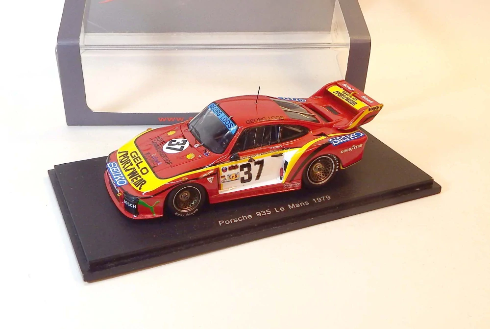 1:43 1979 Porsche 935 LeMans, bazar - Spark