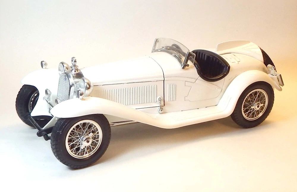 1:18 1932 Alfa Romeo 2300 Spider, bazar - Bburago