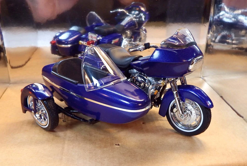 1:18 Harley-Davidson with Side car, bazar - Maisto