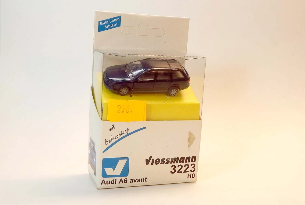 1:87 Audi A6 Avant, bazar - Viessmann