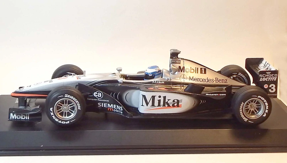 1:18 McLaren MP4-16, bazar