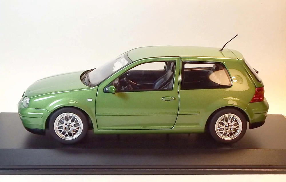1:18 Volkswagen Golf, bazar