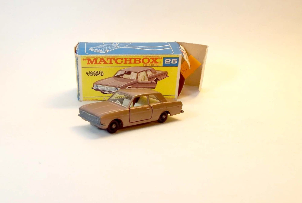 MB-25 Ford Cortina GT, bazar - Matchbox