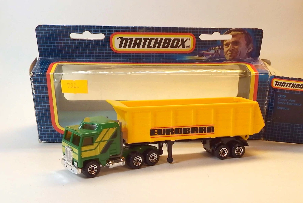 CY-20 Kennworth Tipper, bazar - Matchbox Convoy