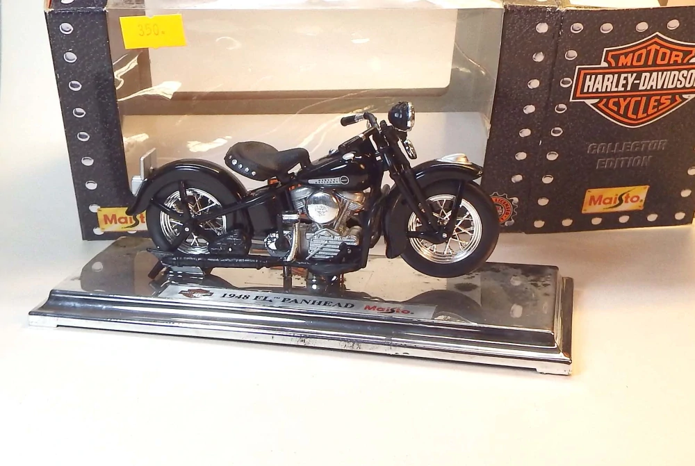 1:18 1958 Harley-Davidson EL Panhead, bazar - Maisto