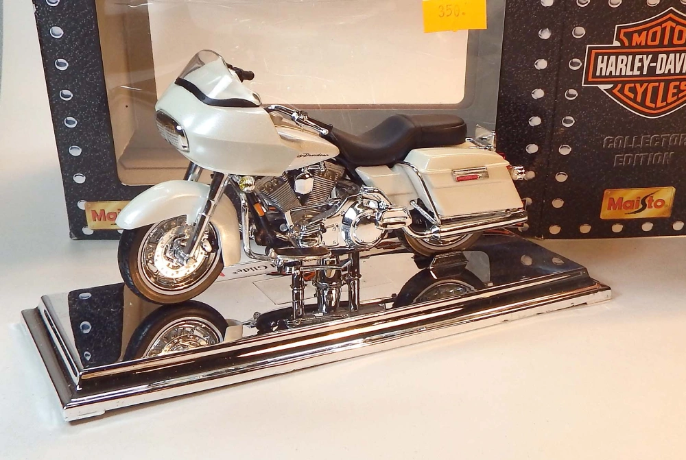 1:18 1958 Harley-Davidson FLTR Road Glide, bazar - Maisto