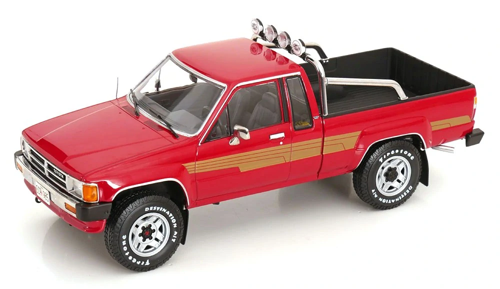 1:18 Toyota Hilux Xtra Cab 4x4 1985 red - KK Scale