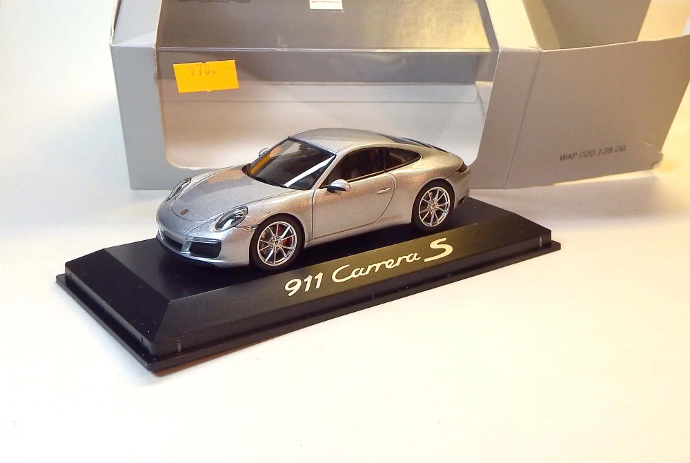 1:43 Porsche 911 Carrera S, bazar - Minichamps