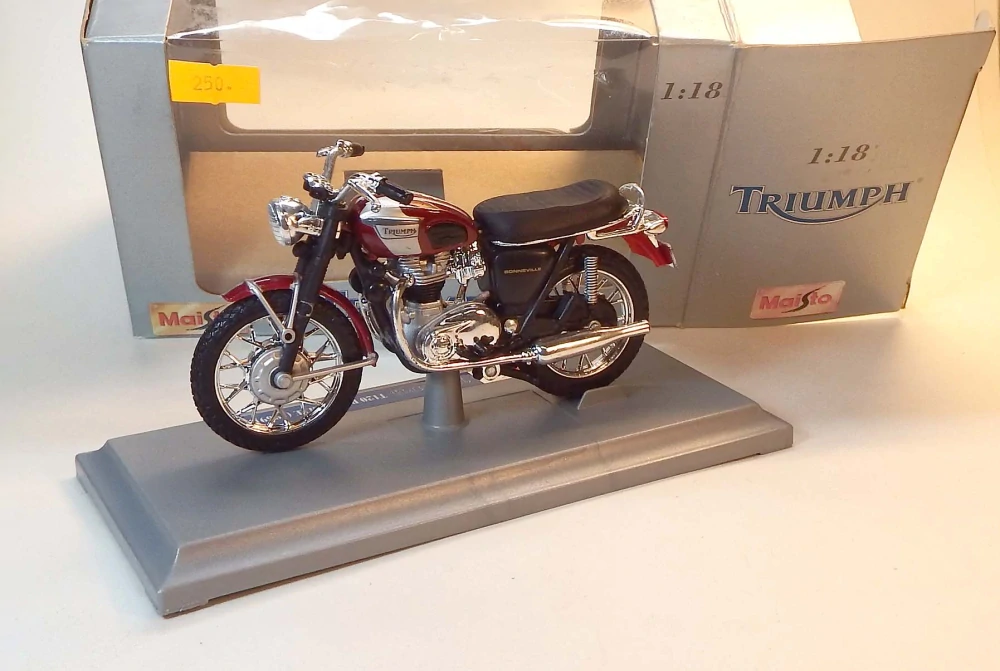 1:18 1969 Triumph T120 Bonneville, bazar - Maisto