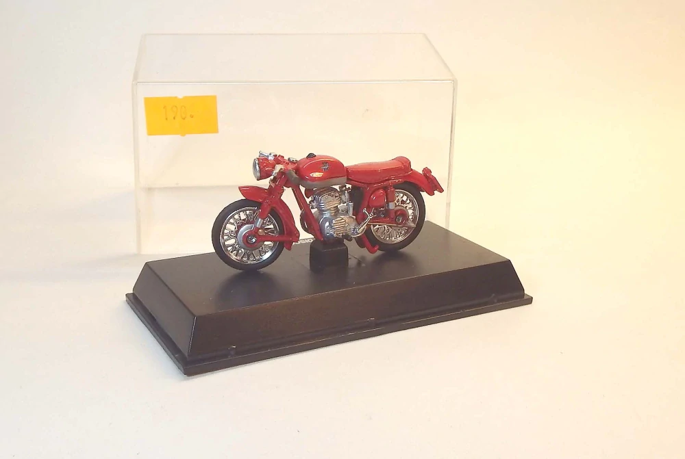 1:32 1954 MV Augusta Disco Volante, bazar - New Ray