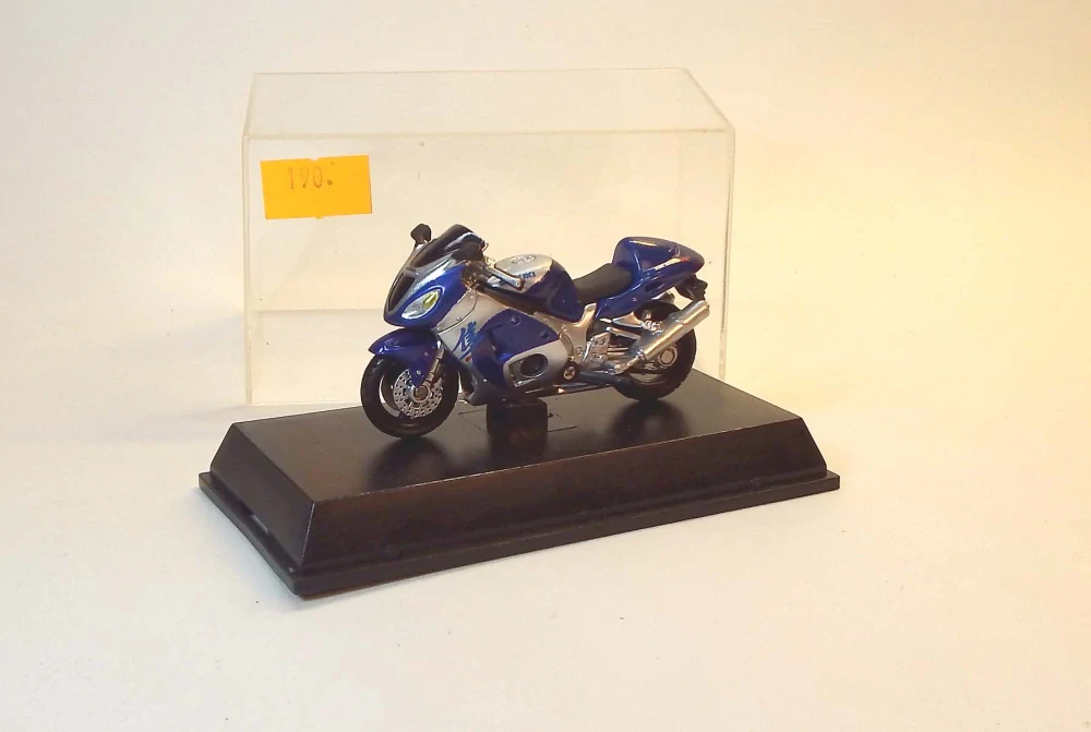 1:32 Suzuki GSX 1300 R, bazar - New Ray