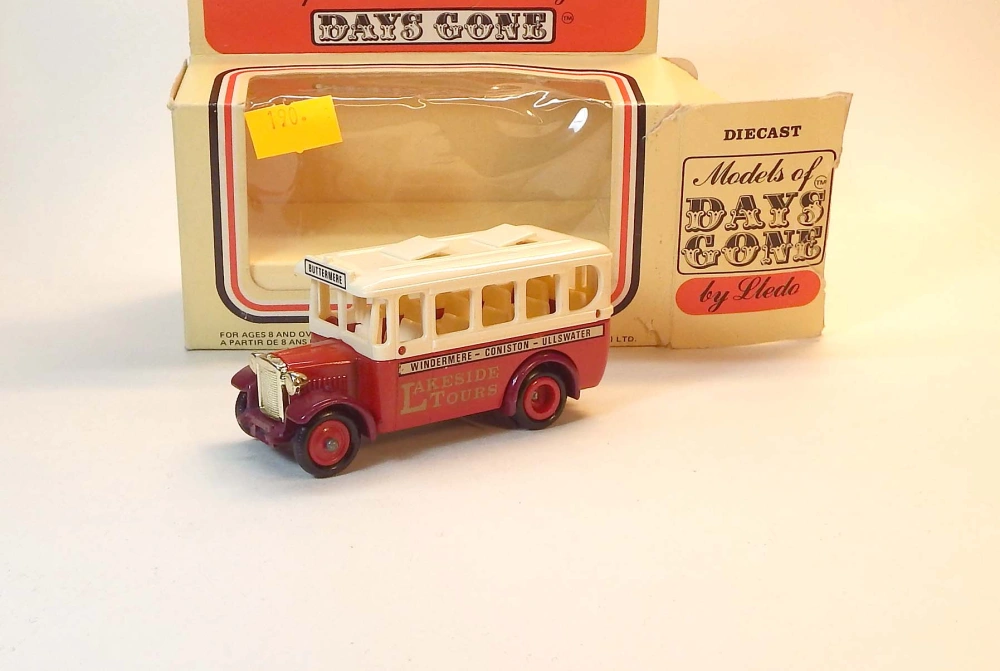 Autobus, bazar - Lledo