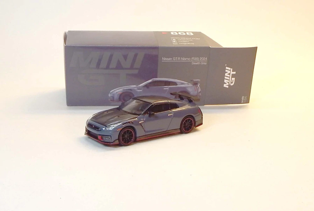 1:64 2024 Nissan GT-R Nismo (R35), bazar - MiniGT