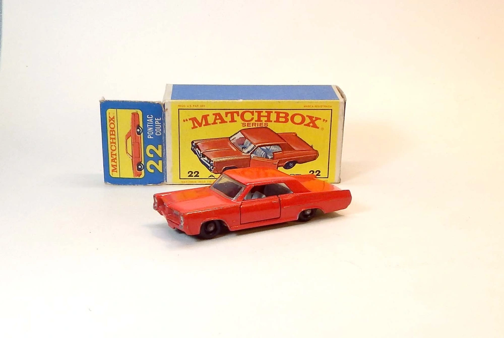 MB-22 Pontiac Coupe, bazar - Matchbox