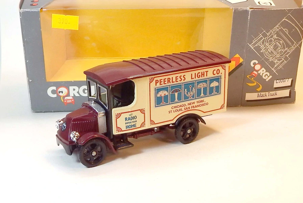 1:50 Mack Truck, bazar - Corgi