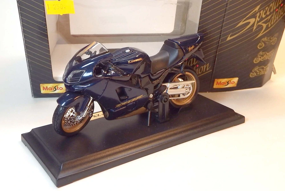 1:18 Kawasaki Ninja ZX-12R, bazar - Maisto