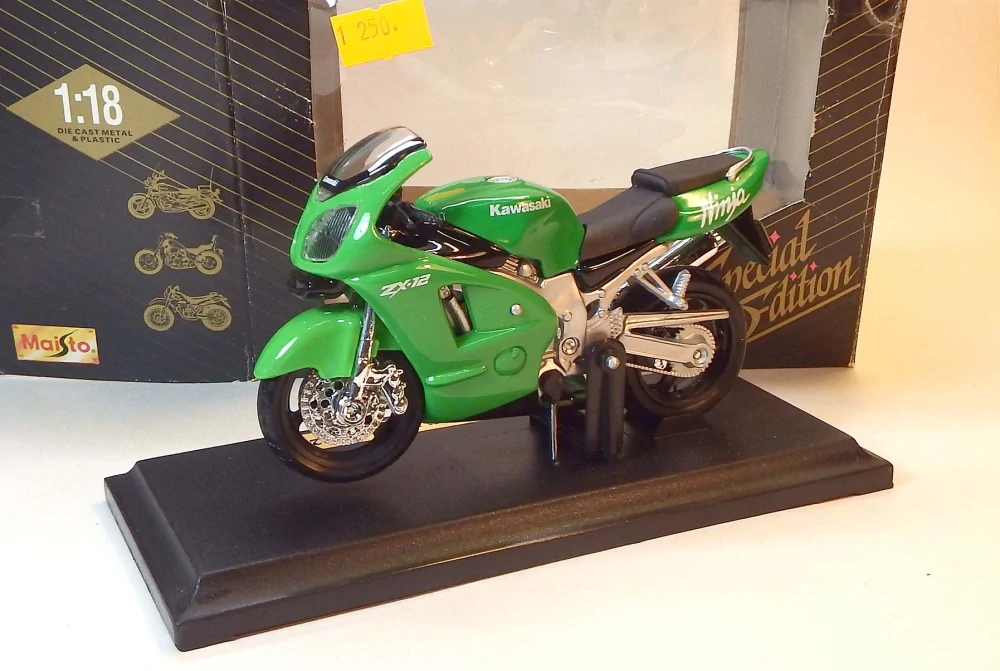 1:18 Kawasaki Ninja ZX-12, bazar - Maisto