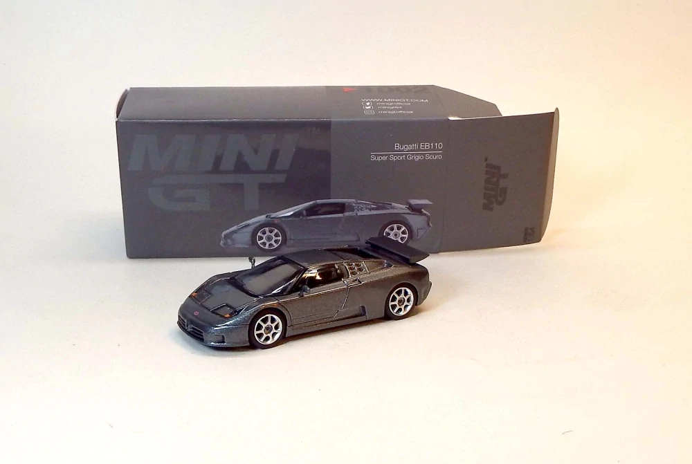 1:64 Bugatti EB110, bazar - MiniGT