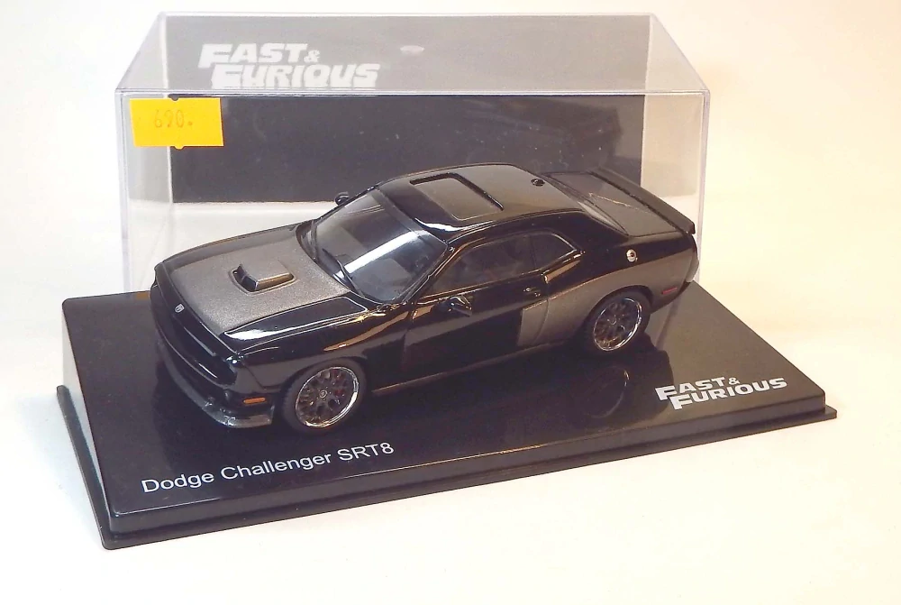 1:43 Dodge Challenger SRT8, bazar - DeAgostini