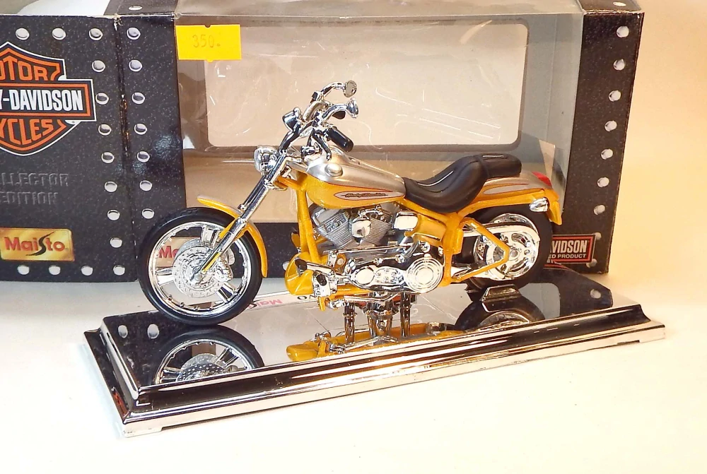 1:18 2004 Harley-Davidson FXSTDSE CVO, bazar - Maisto
