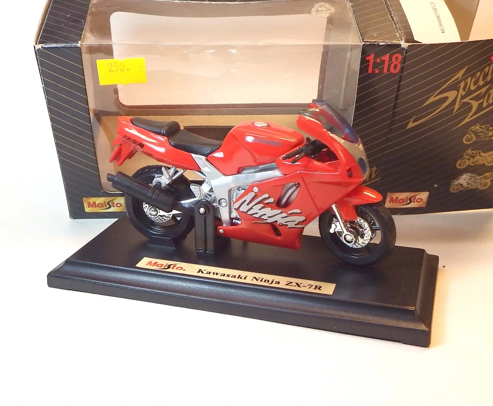 1:18 Kawasaki Ninja ZX-7R, bazar - Maisto