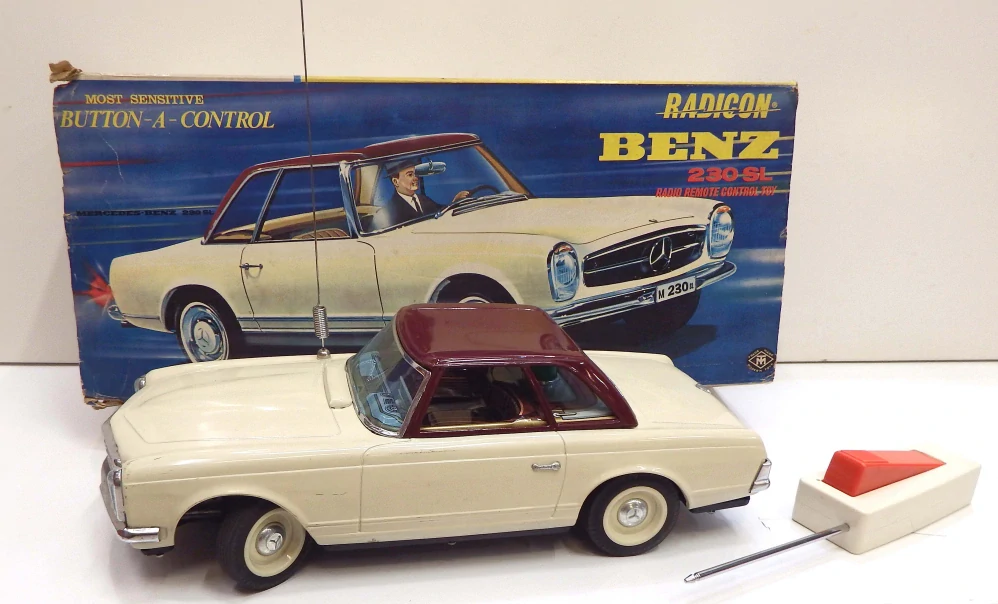 Mercedes Benz 230 SL - hračka na dálkové ovládání, bazar - Radicon