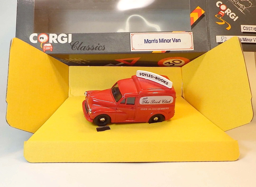 1:50 Morris Mini Van, bazar - Corgi
