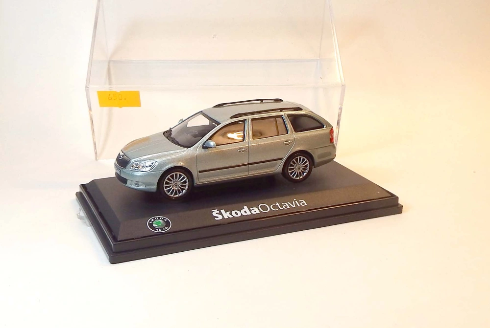 1:43 Škoda Octavia Combi, bazar - Abrex