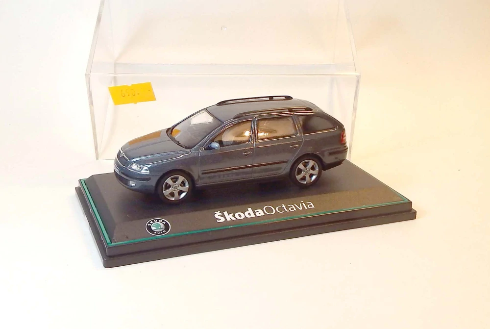 1:43 Škoda Octavia Combi, bazar - Abrex