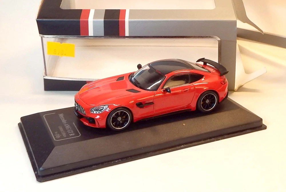 1:43 Aston Martin DBS , bazar - DeAgostini