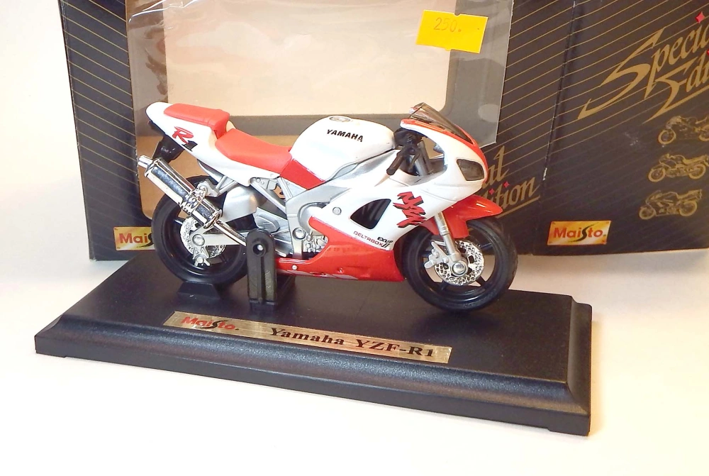 1:18 Yamaha YZF-R1, bazar - Maisto