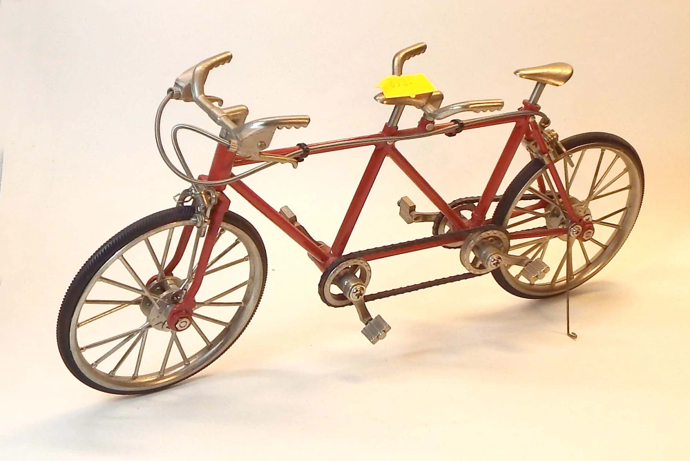 1:72 Závodní kolo, bazar
