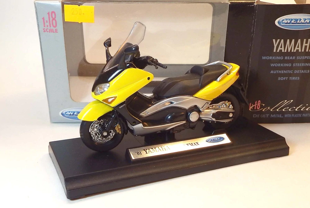 1:18 Yamaha XP500 TMAX, bazar - Maisto