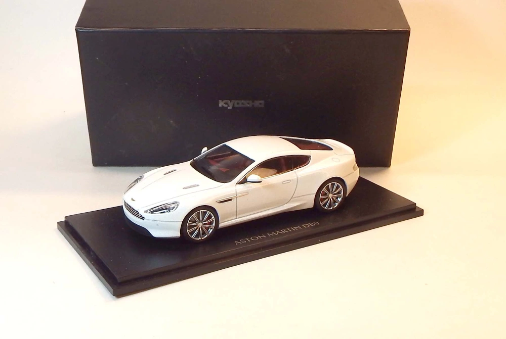 1:43 Aston Martin DB9, bazar - Kyosho