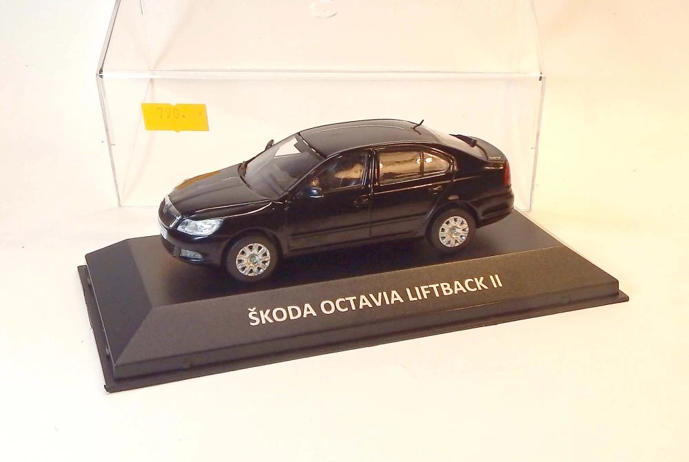 1:43 Škoda Octavia Liftback II, bazar - DeAgostini