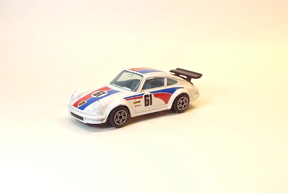 1:43 Porsche 911, bazar - Bburago