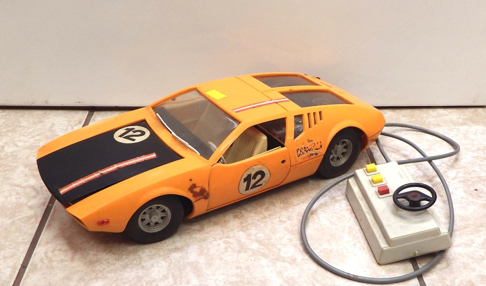 1:12 DeTomaso Mangusta - hračka, bazar - VEB Anker / Piko