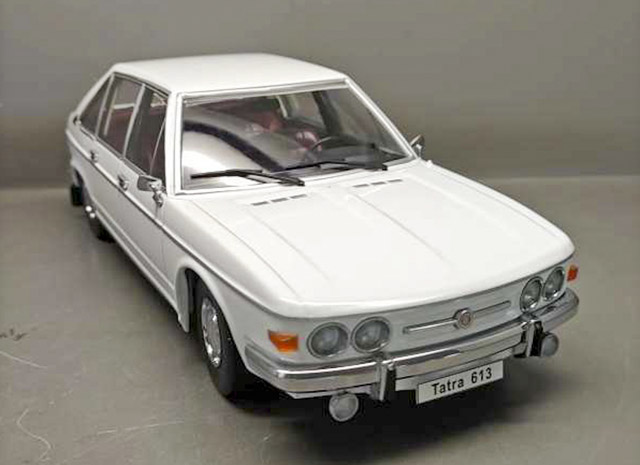 1:18 Tatra 613, 1979, bílá - Triple9