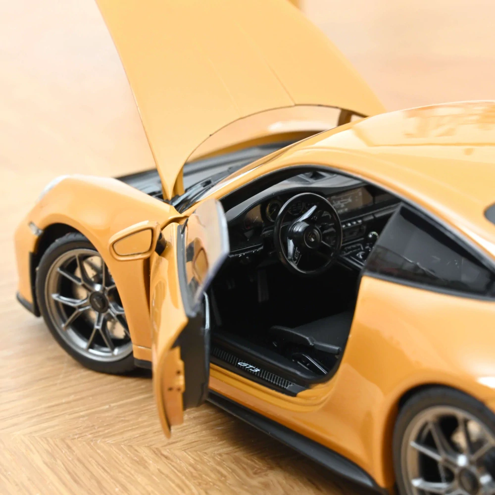 1:18 Porsche 911 GT3 2021 Bahamagelb - Norev
