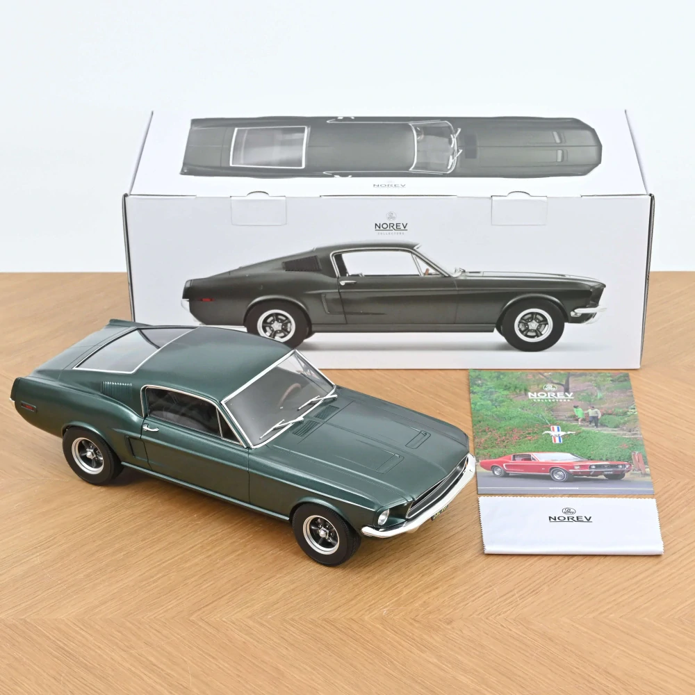 1:12 Ford Mustang Fastback 1968 Satin Grün metallic - Norev