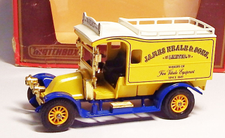 Y-25 Renault James Neal, tmavé šasi - Matchbox