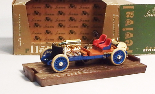 1:43 Darracq V8 - Brumm