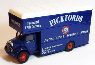 1:50 Bedford Luton Van - Corgi