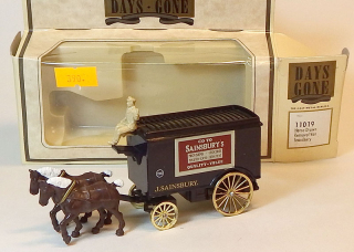 Horse Drawn Removal Van - Lledo