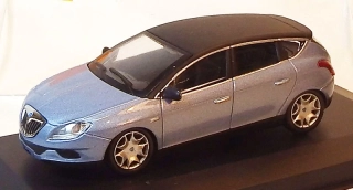 1:43 Lancia Delta, bazar, ve vitrínce