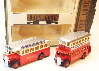 1932 AEC Regent Single + Double Deck Bus, bazar - Lledo